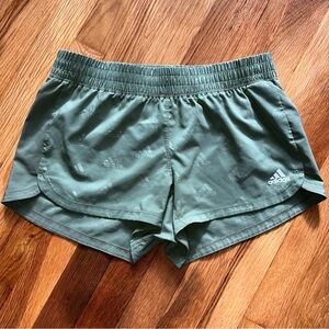 Adidas Women’s Olive Green Size Small (8–10) AEROREADY Woven Running Shorts